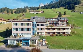 Ferien- Und Familienhotel Alpina Adelboden 阿德尔博登 Exterior photo