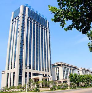 Gloria Plaza Qingdao Hotel 青岛 Exterior photo