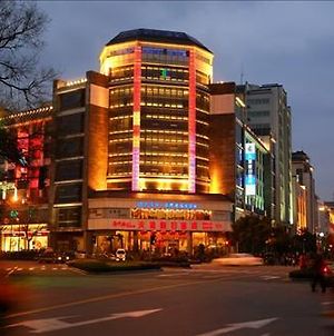 Tian Di Holiday Hotel 扬州 Exterior photo