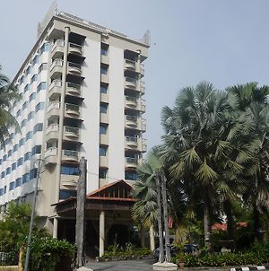 Eagle Bay Hotel Langkawi Exterior photo