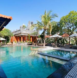 雷吉安阿迪達瑪飯店 Bali Exterior photo