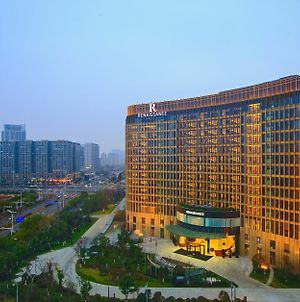 南京華泰萬麗酒店 Exterior photo